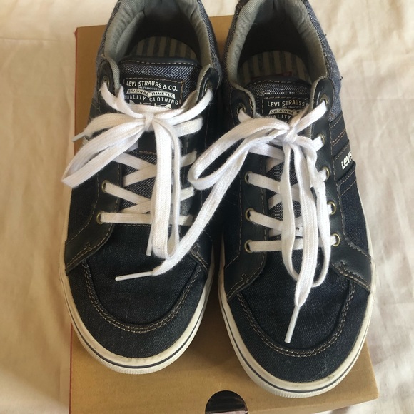 Levi’s Boys denim tennis shoes sz 4 - Picture 2 of 8